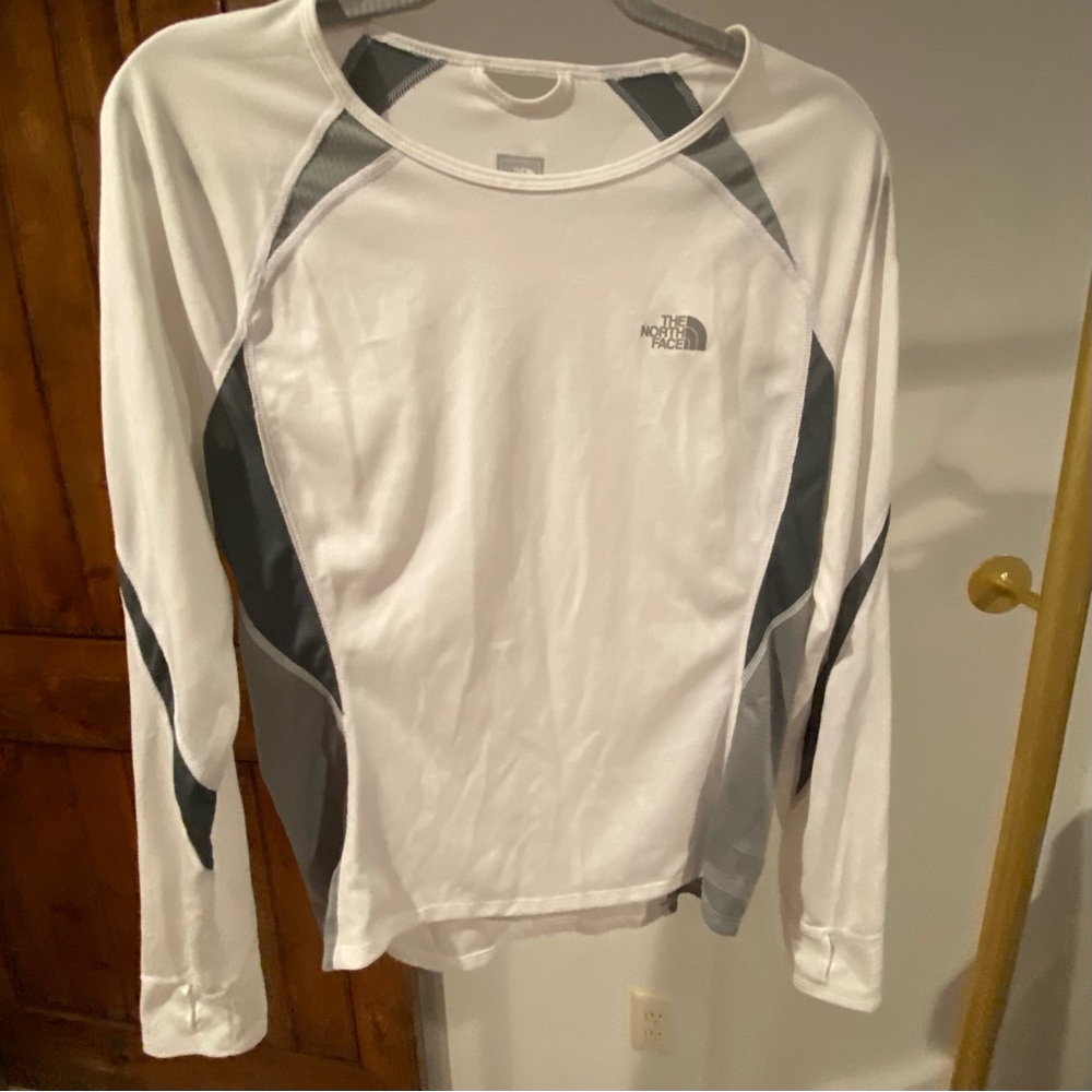 The North Face Vapor Wick White and Gray Long Sleeve Women’s Size Medium